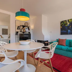Lovelystay - Mountain View Apartment