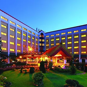 Summit Parkview 4* Yangon